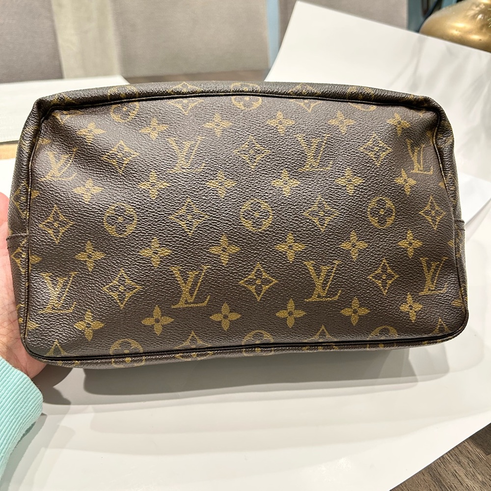 Authentic Louis Vuitton Trousse 28